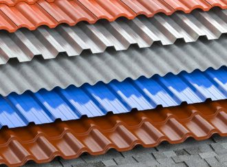 Kompletny przewodnik po malowaniu blach dachowych: jak uzyskać profesjonalne rezultaty